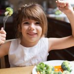 Educação Alimentar para Crianças Autistas: Um Guia Prático e Carinhoso